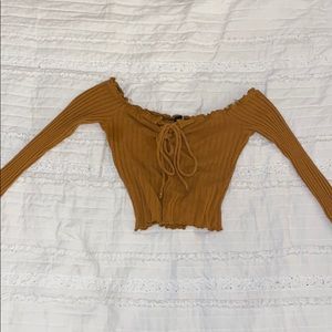 Off the shoulder Windsor shirt